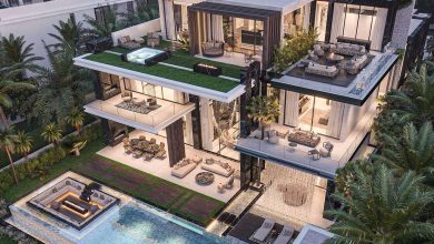 Vista aérea da Casa de Alto Padrão com múltiplas varandas e jardins.