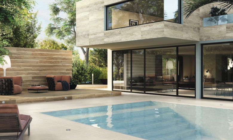 Casa moderna de Construção de Alto Padrão integrada à natureza e piscina.